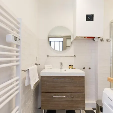 La Colline Yourhosthelper